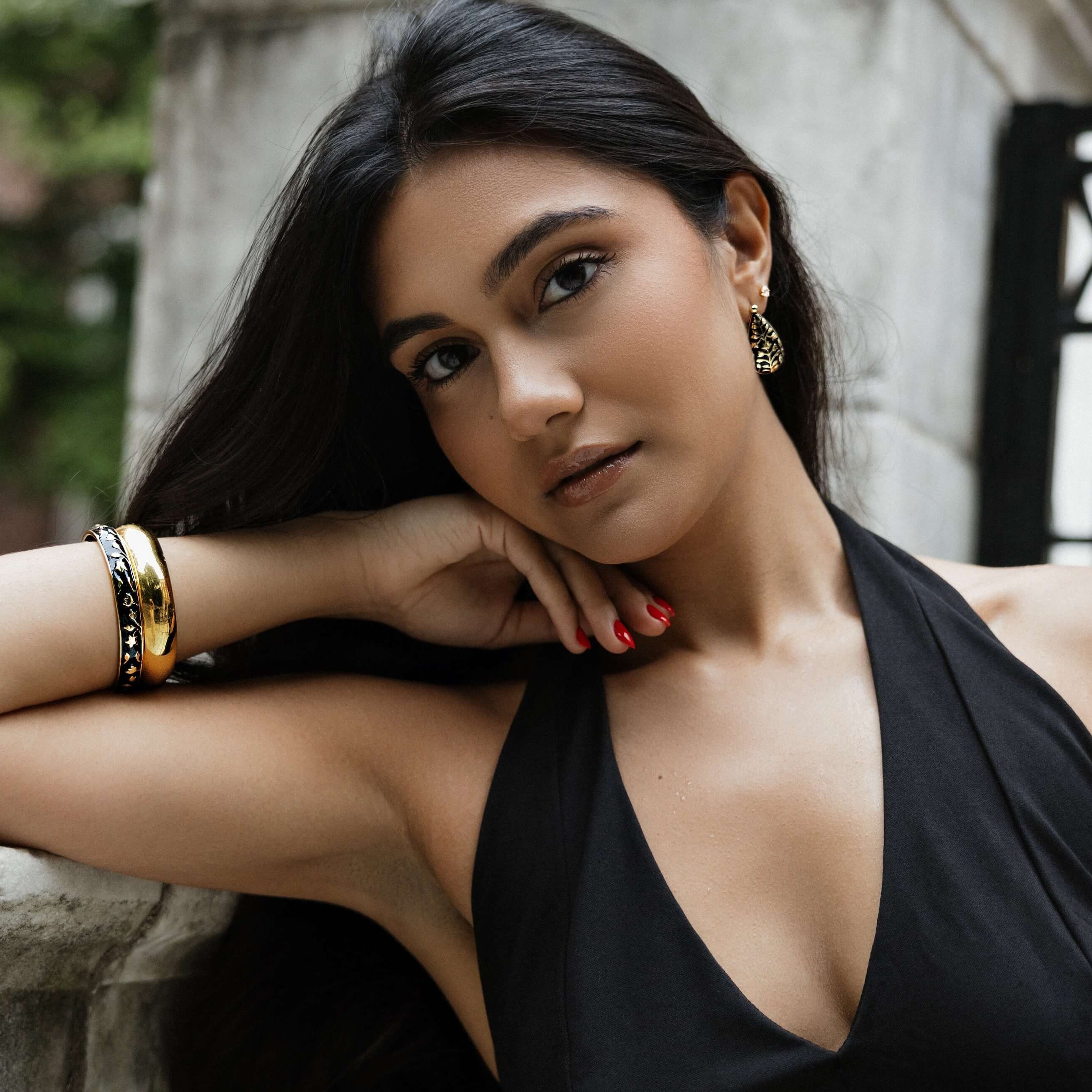 Meena Drop Earrings - Noir