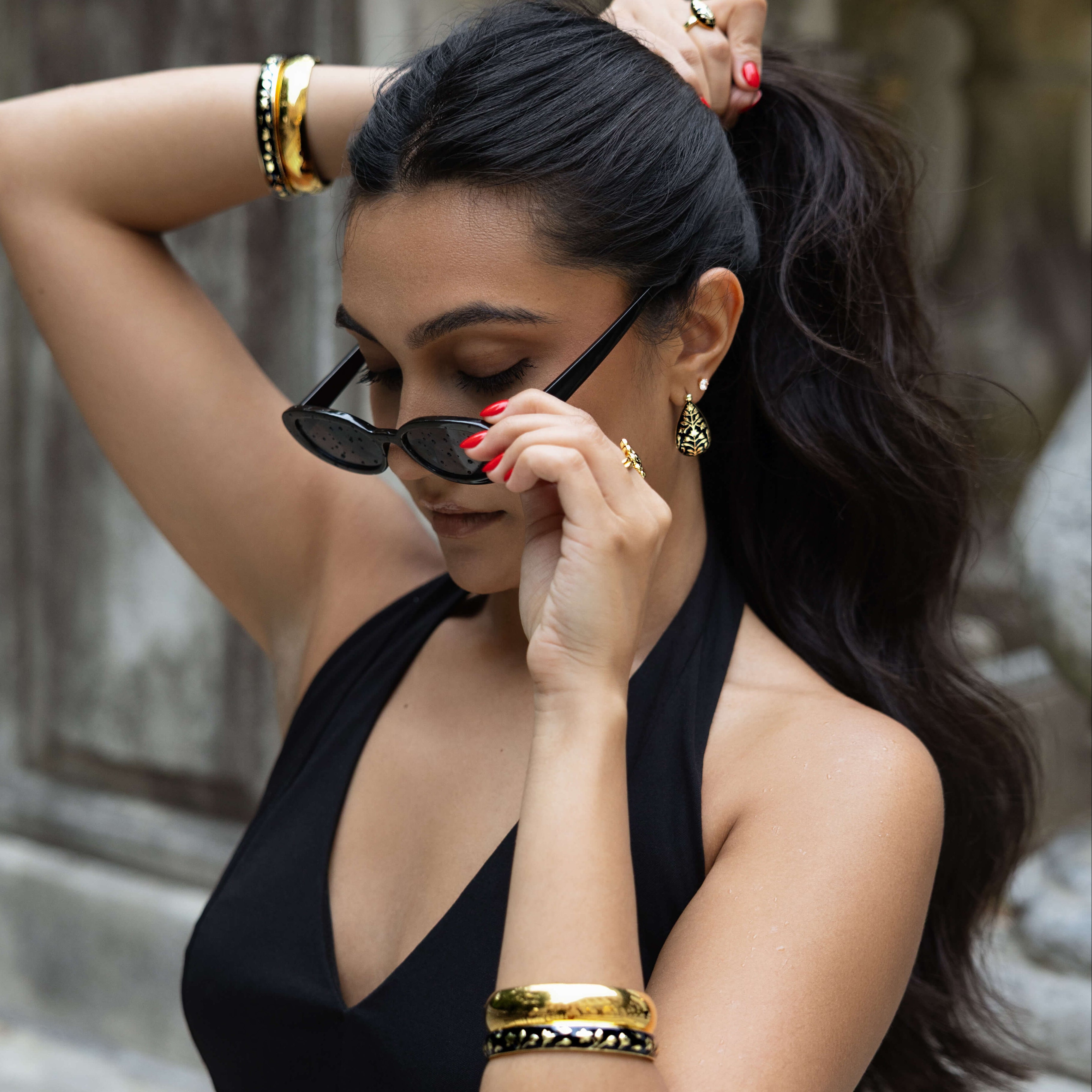 Meena Drop Earrings - Noir