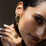 Meena Button Earrings - Noir